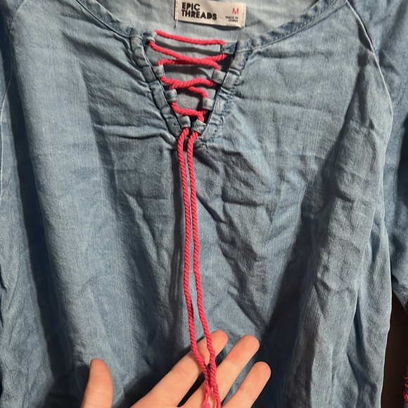 NWOT faux denim top with flowers - Picture 5 of 7